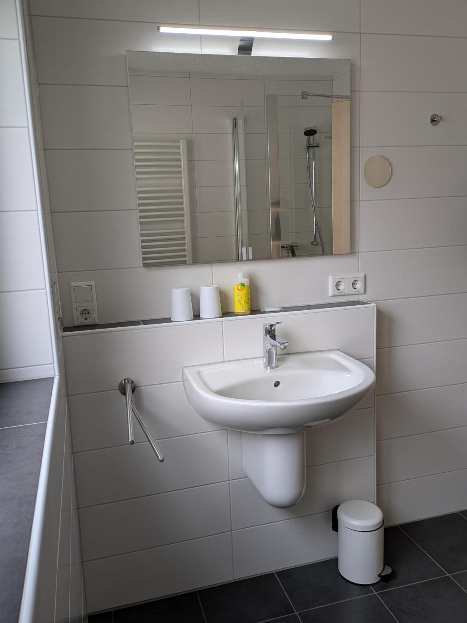Ferienhaus Rauwolf Mit 2 Ferienwohnungen Roschbach ภายนอก รูปภาพ