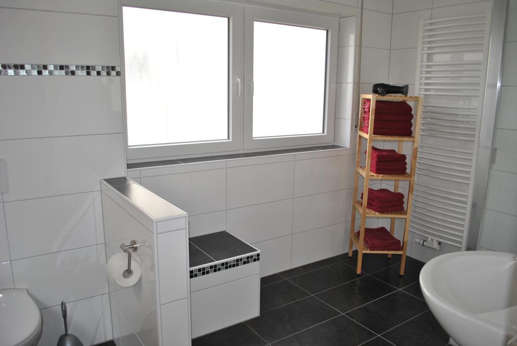 Ferienhaus Rauwolf Mit 2 Ferienwohnungen Roschbach ภายนอก รูปภาพ